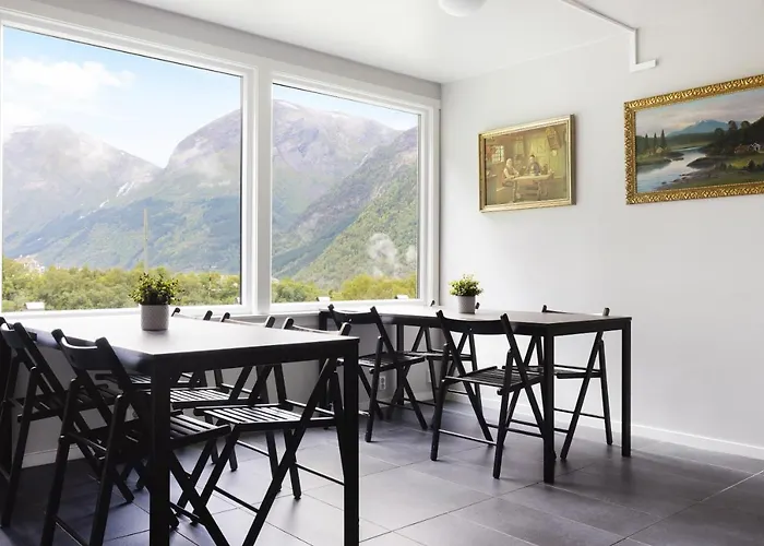 Trolltunga Hostel